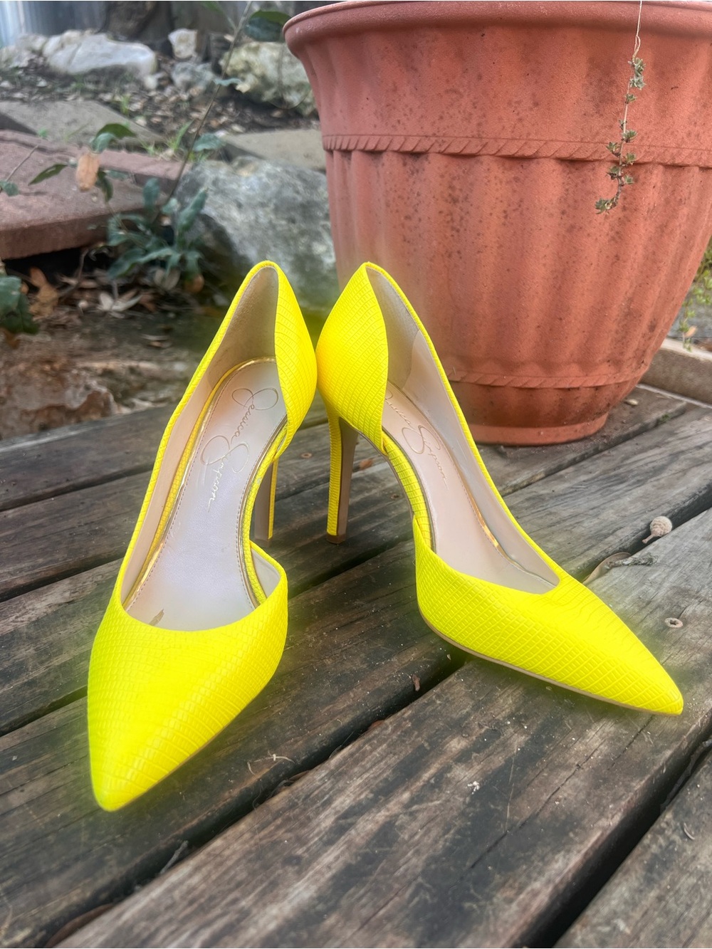Jessica Simpson Yellow Pointed-Toe Stiletto Pumps 6.5